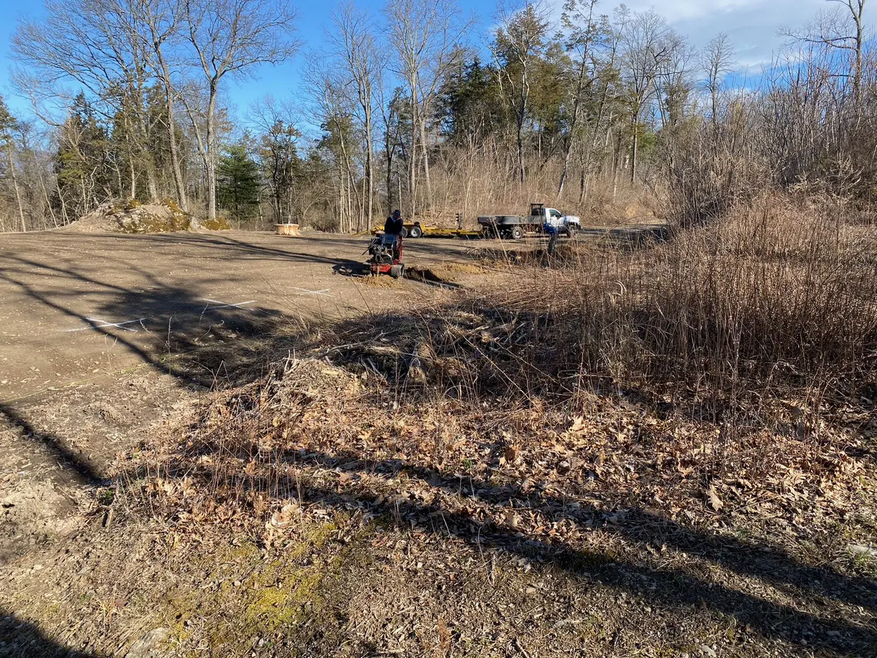 Start of the fence installation.