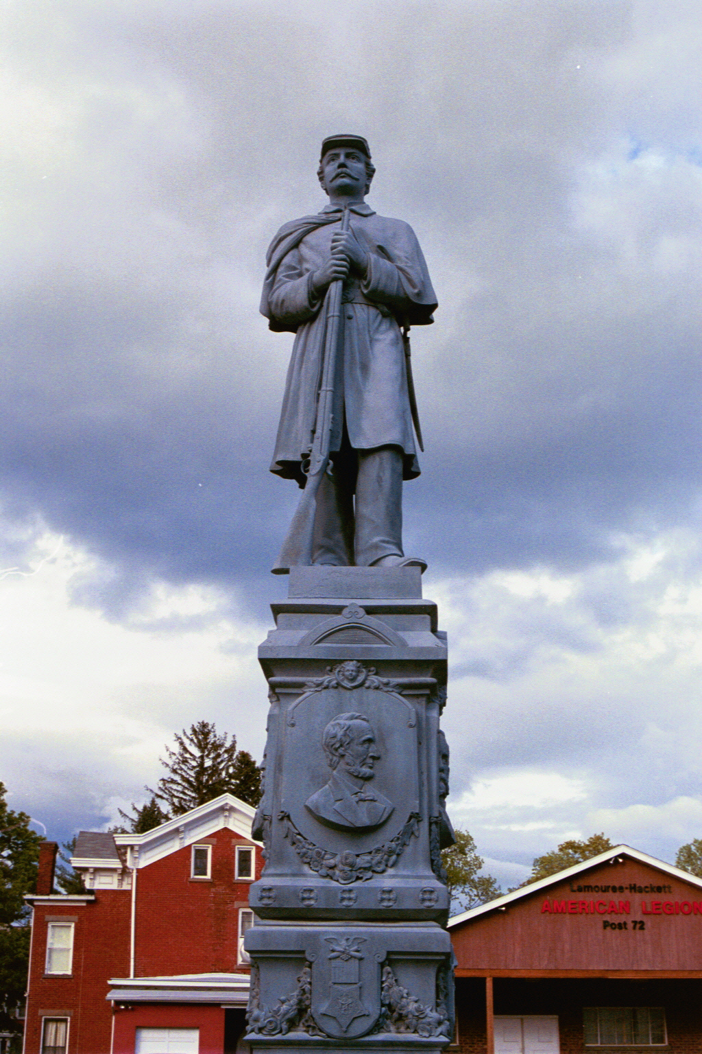 Button showing American Legion Post 72 Statue, to get you to the American Legion page