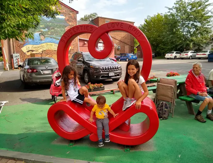 Love Knot - Saugerties - Willy Photo3.webp
