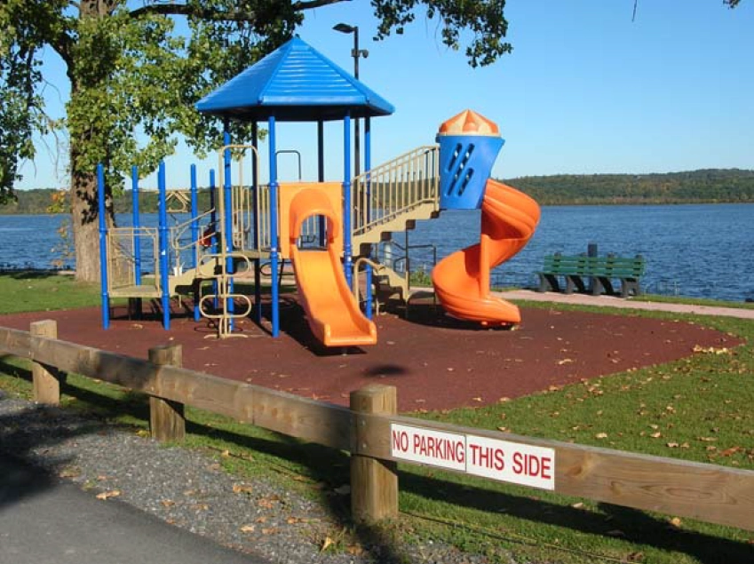 Button showing the Playground at Glasco Mini-Park, linking to the Glasco Mini-Park page